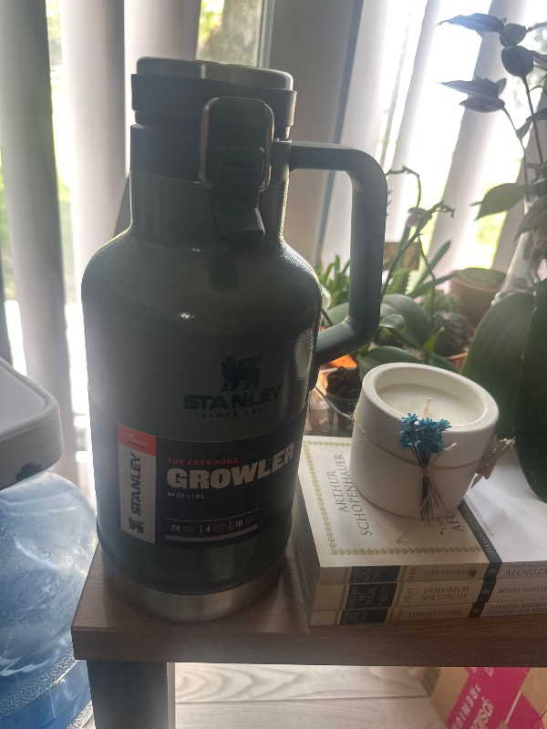 Stanley Termos The Easy-Pour Growler 1.9L / 64oz  Hammertone Green