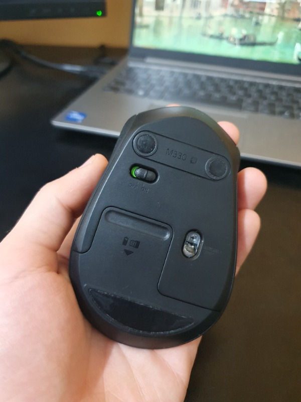 Logitech M330 Sessiz Kablosuz Optik Mouse - Siyah
