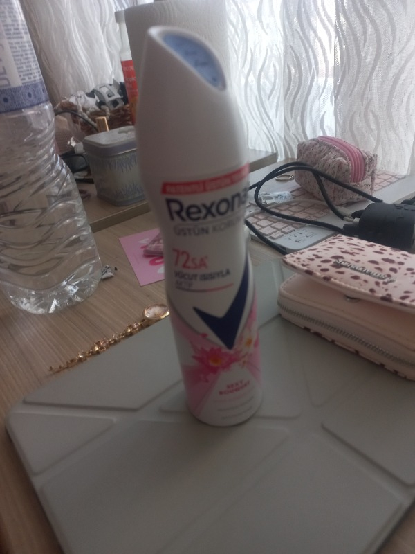 Rexona Kadın Sprey Deodorant Sexy Bouquet 72 Saat Kesintisiz Üstün Koruma 150 ml