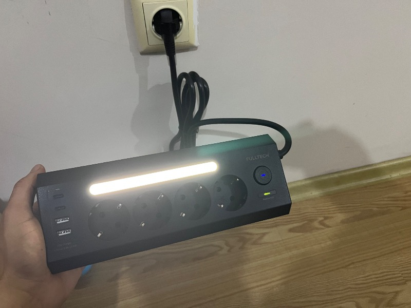 Fulltech Ftr-22 Gece Lambalı Akım Korumalı Çoklu Priz - Siyah