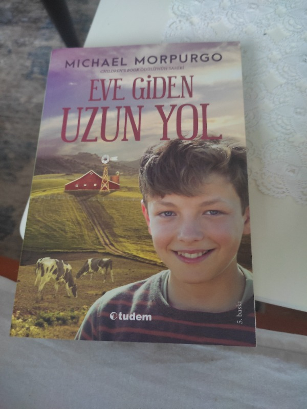 Eve Giden Uzun Yol - Michael Morpurgo