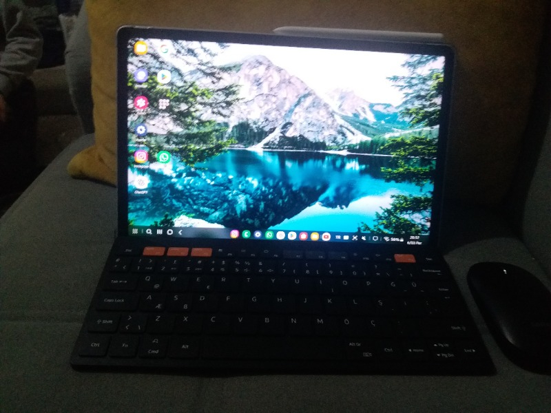 Samsung Smart Keyboard Trio 500