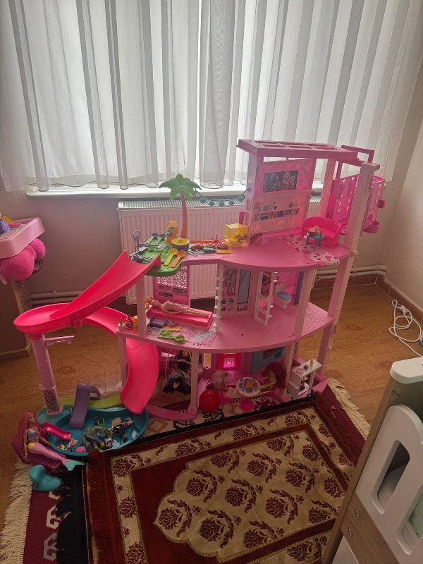 Barbie®'nin Yeni Rüya Evi™ HMX10