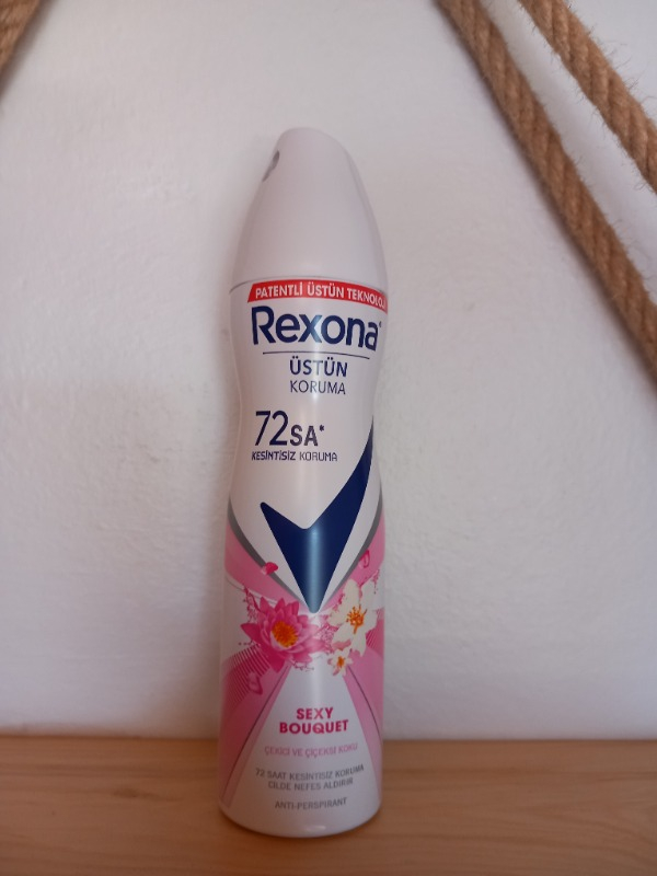 Rexona Kadın Sprey Deodorant Sexy Bouquet 72 Saat Kesintisiz Üstün Koruma 150 ml