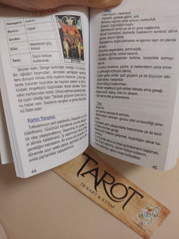 Tarot Destesi Ve Kitabı Hilal Altundal