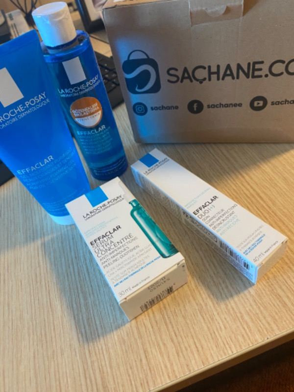 La Roche-Posay Effaclar Yüz Temizleme Jeli Yağlı/Akneye Eğilim Gösteren Ciltler Siyah Nokta Karşıtı 200ml