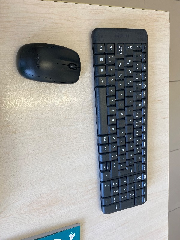 Logitech MK220 Kablosuz Türkçe Klavye Mouse Seti - Siyah