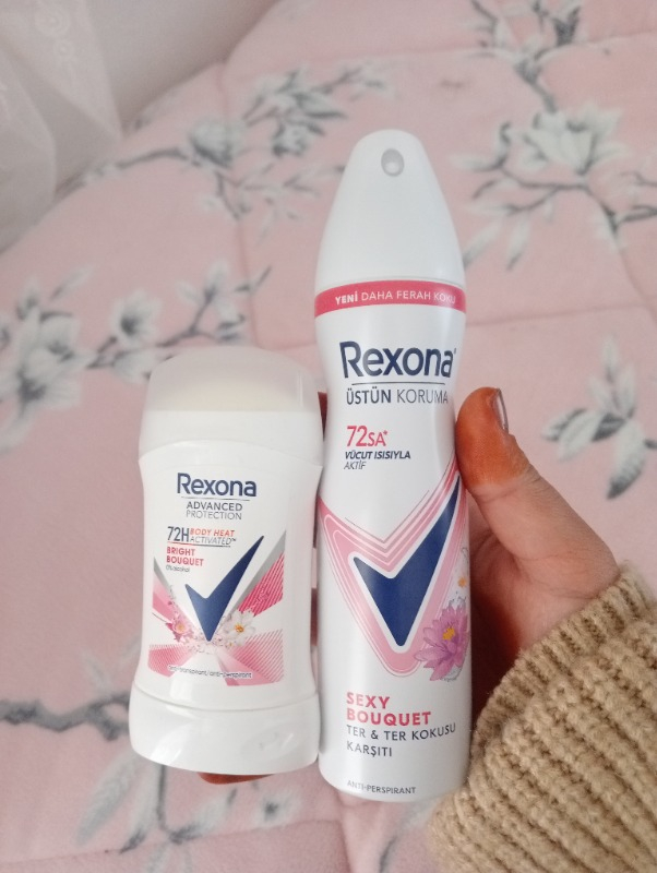 Rexona Kadın Sprey Deodorant Sexy Bouquet 72 Saat Kesintisiz Üstün Koruma 150 ml