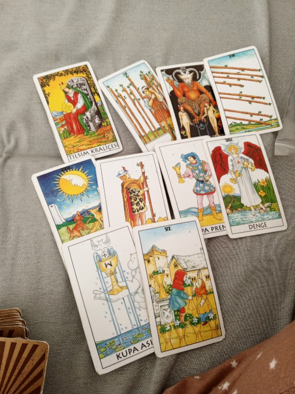 Tarot Destesi Ve Kitabı Hilal Altundal