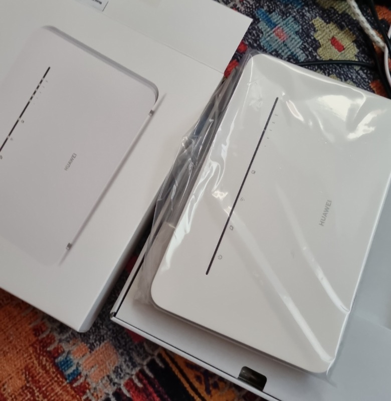 Huawei Superbox B535-232 300 Mbps 4.5G Modem