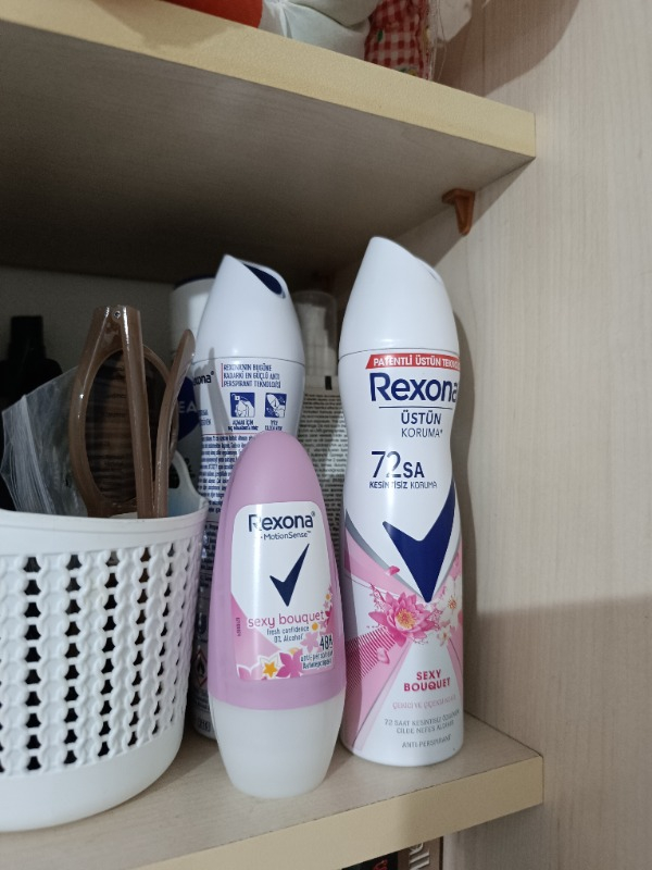 Rexona Kadın Sprey Deodorant Sexy Bouquet 72 Saat Kesintisiz Üstün Koruma 150 ml