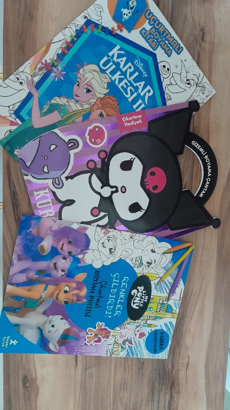 Kuromi - Gızemli Boyama Çantam (Stickerlı Boyama Kitabı)