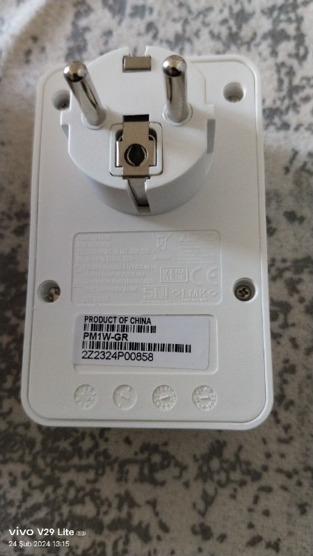 Schneider Electric APC Tekli Akım Korumalı Priz  230V PM1W-GR (Beyaz)