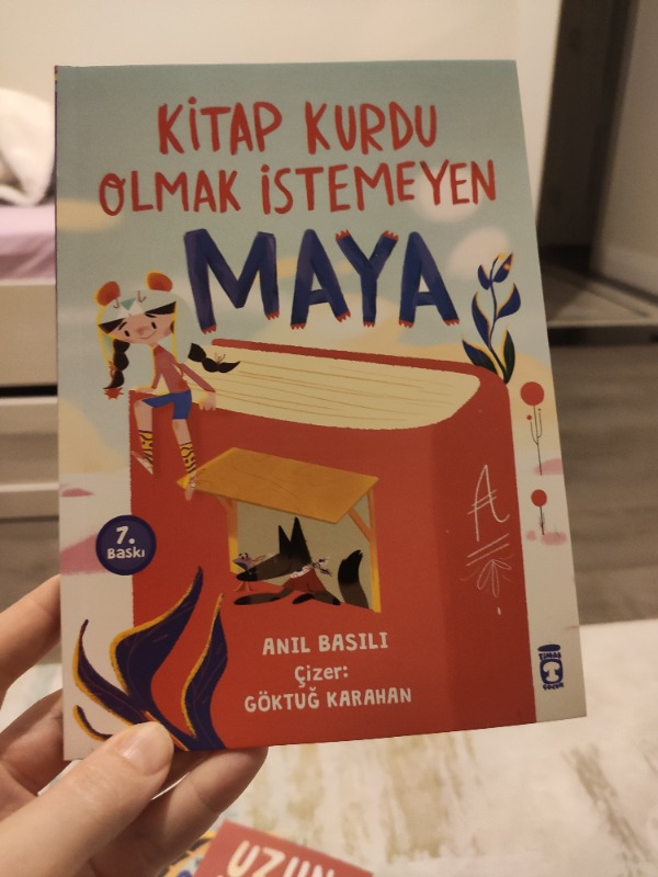 Kitap Kurdu Olmak İstemeyen Maya - Anıl Basılı