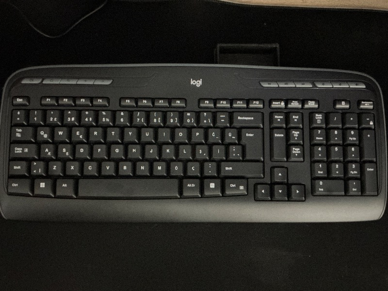 Logitech MK330 Kablosuz Türkçe Klavye Mouse Seti - Siyah