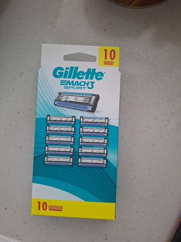 Gillette Mach3 Sport Yedek Tıraş Bıçağı 10 Adet Ergonomik Tasarım ile Rahat Tıraş Deneyimi
