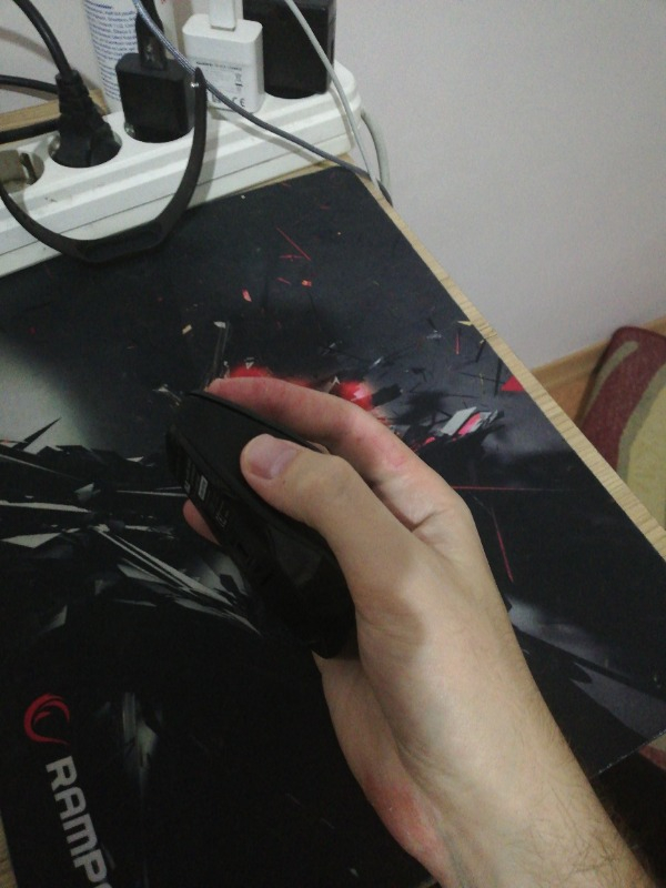 Asus WT425 Kablosuz Optik Sessiz Tıklama Özellikli Siyah Mouse