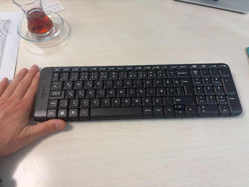 Logitech MK220 Kablosuz Türkçe Klavye Mouse Seti - Siyah