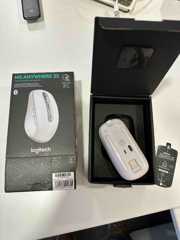 Logitech MX Anywhere 3S Kompakt 8000 DPI Optik Sensörlü Sessiz Bluetooth Kablosuz Mouse - Beyaz