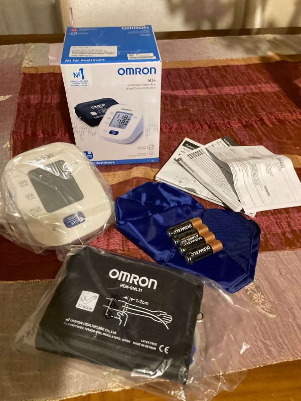 OMRON M2+ 30 Ölçüm Hafızalı Geniş Manşetli Üst Koldan Ölçer Dijital Tansiyon Aleti HEM-7146-E