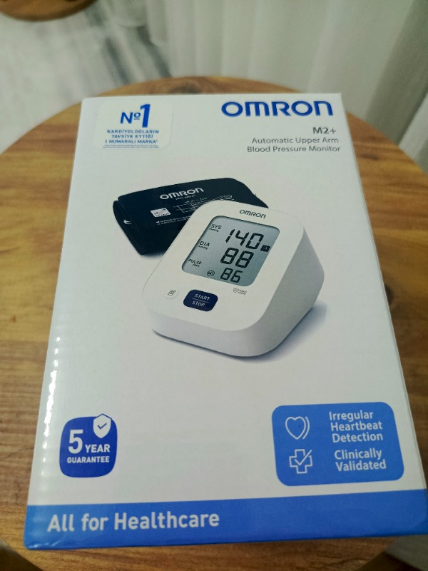 Omron M2+ Digital Koldan Ölçer Tansiyon Aleti