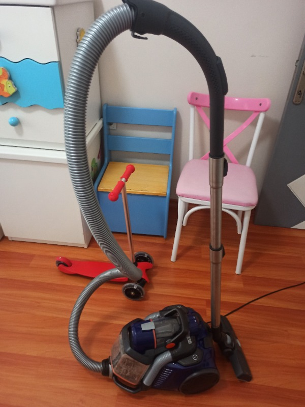Electrolux EUFC81DB Ultra Flex 650 W Toz Torbasız Elektrikli Süpürge