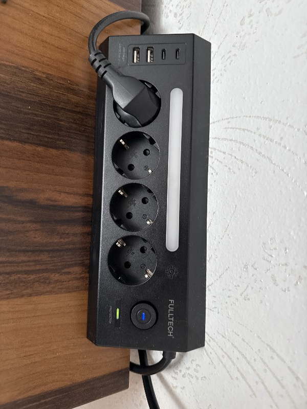 Fulltech Ftr-22 Gece Lambalı Akım Korumalı Çoklu Priz - Siyah