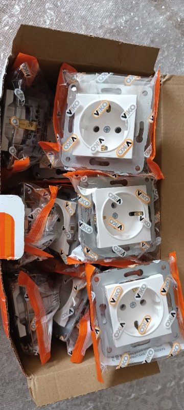 Viko VİKO Beyaz Topraklı Elektrik Prizi 6 Adet Kolay Montaj ve Estetik Tasarım