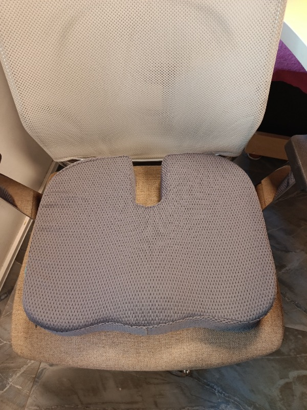 Viscofoam  Ortopedik Oturma Minderi Hemeroid Kuyruk Sokumu Coccyx Oturma Minderi Visco Minder Gri