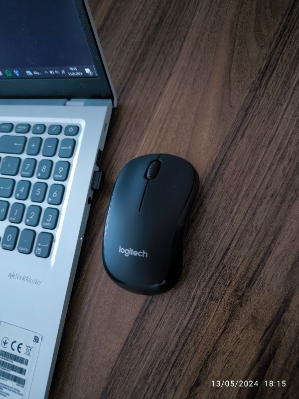 Logitech M220 Sessiz Kompakt Kablosuz Mouse - Siyah