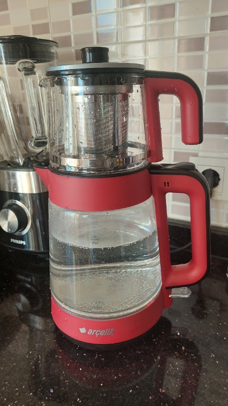 Arçelik CM 6964 K Resital 1900 W Cam Demlikli Çay Makinesi - Kırmızı