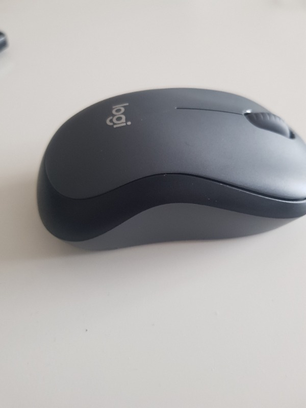 Logitech M220 Sessiz Kompakt Kablosuz Mouse - Siyah