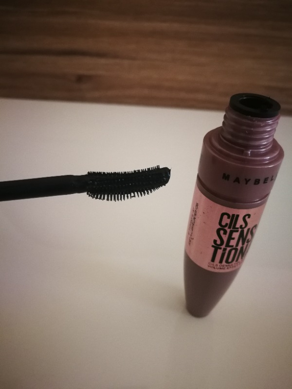Maybelline New York Lash Sensational Yelpaze Etkili Siyah Maskara