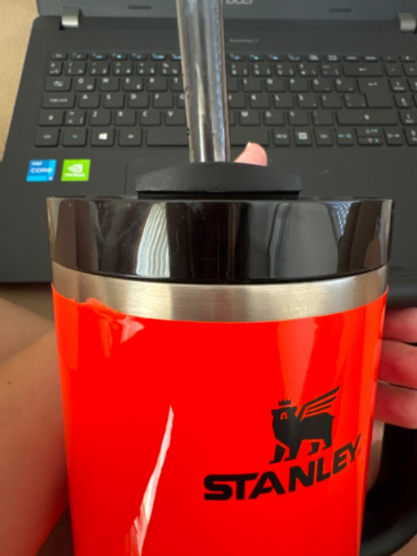 Stanley Neon Özel Seri Quencher Pipetli Termos 1,18 Lt Neon Siyah-Turuncu