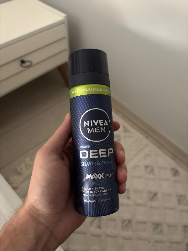 NIVEA Men Deep Dimension Tıraş Köpüğü 200 ml Ferah Kokulu Anti Alerjik Aktif Karbon ve Nemlendirici