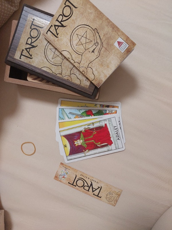 Tarot Destesi Ve Kitabı Hilal Altundal