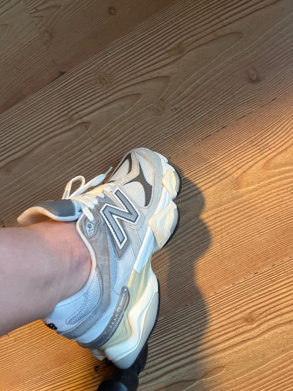 New Balance 9060 Unisex Lifestyle Sneaker U9060GRY