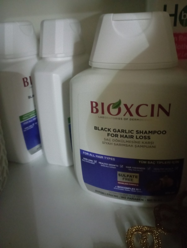 Bioxcin Siyah Sarımsak Şampuanı 3 al 2 öde (3x300ml)