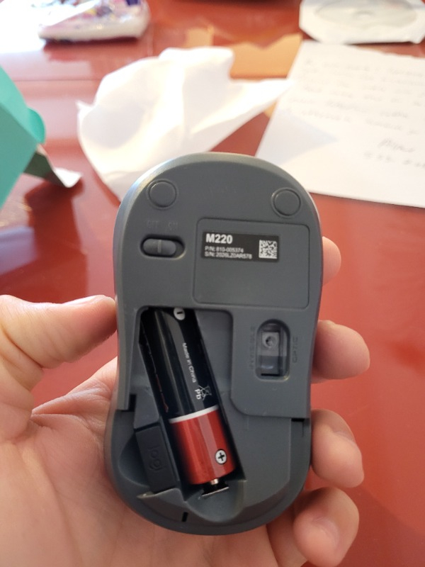 Logitech M220 Sessiz Kompakt Kablosuz Mouse - Siyah