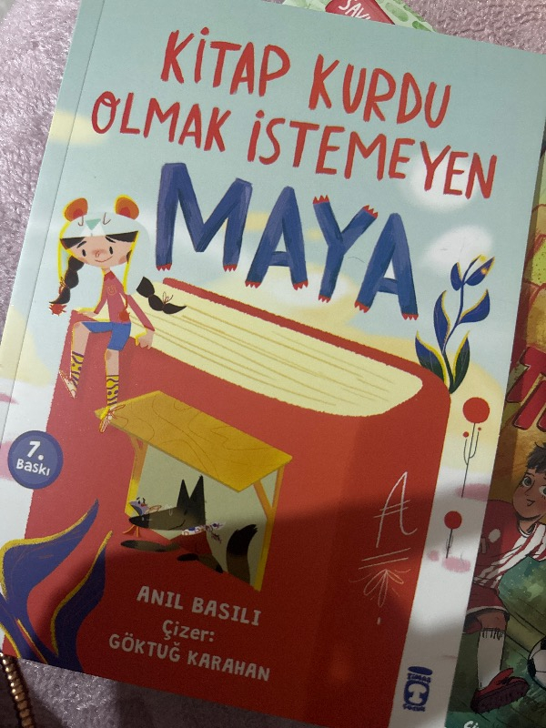 Kitap Kurdu Olmak İstemeyen Maya - Anıl Basılı