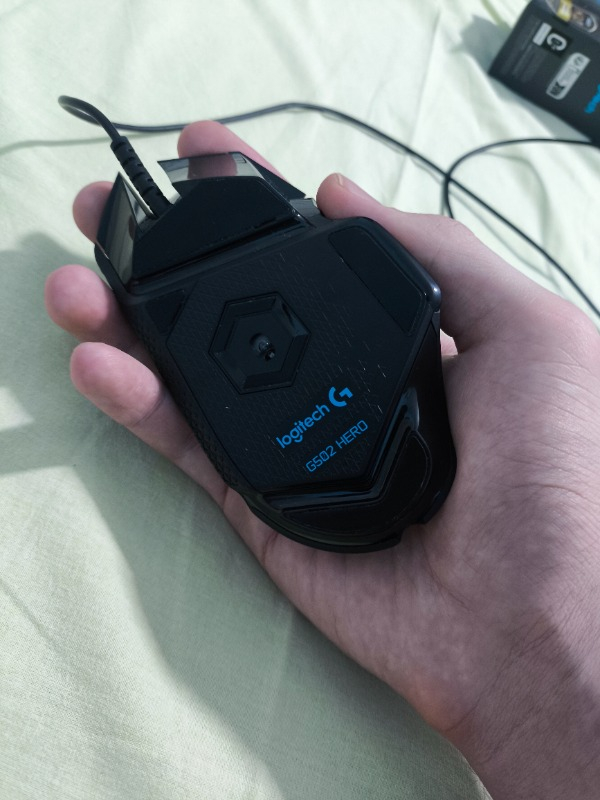 Logitech G G502 HERO LIGHTSYNC 25.600 DPI Yüksek Performanslı Kablolu Oyuncu Mouse - Siyah