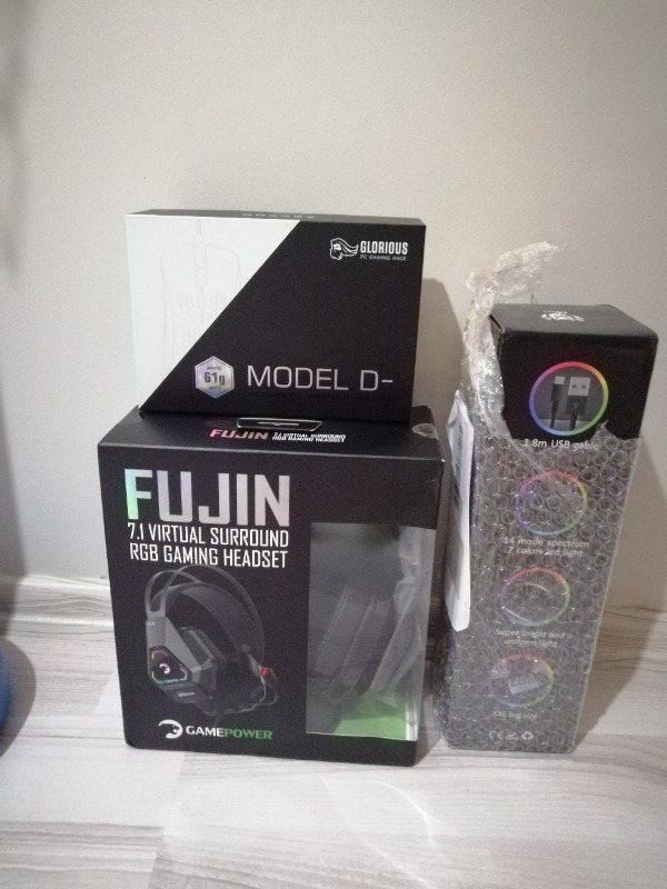 Glorious Model D Kablolu Mat Beyaz RGB Oyuncu Mouse 69Gr