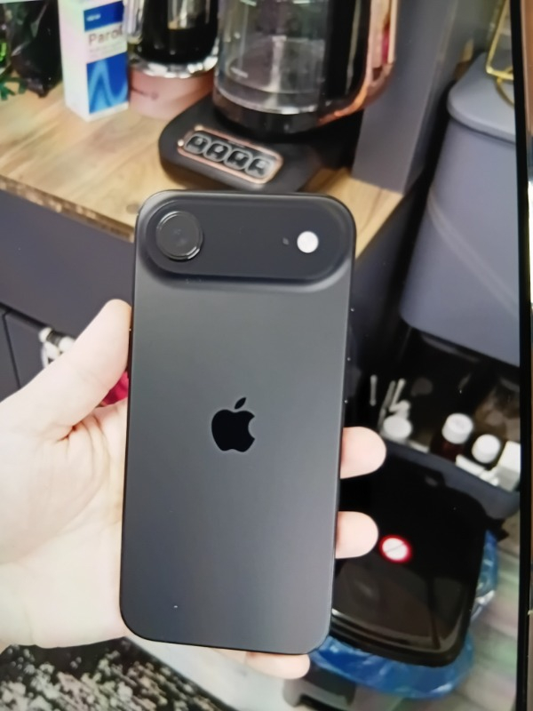 Apple iPhone Air 512 GB Uzay Siyahı