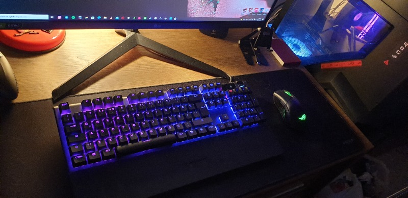 SteelSeries Apex 5 Hibrit Mekanik Gaming Klavye