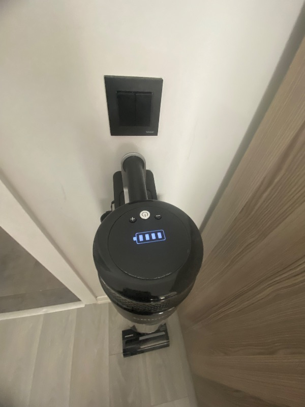 GRUNDIG VCP 7330 HyperClean 450 Watt BLDC Motor Şarjlı Dik Süpürge