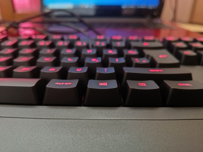 Logitech 920-008094 G213 Prodigy RGB Oyuncu Klavyesi