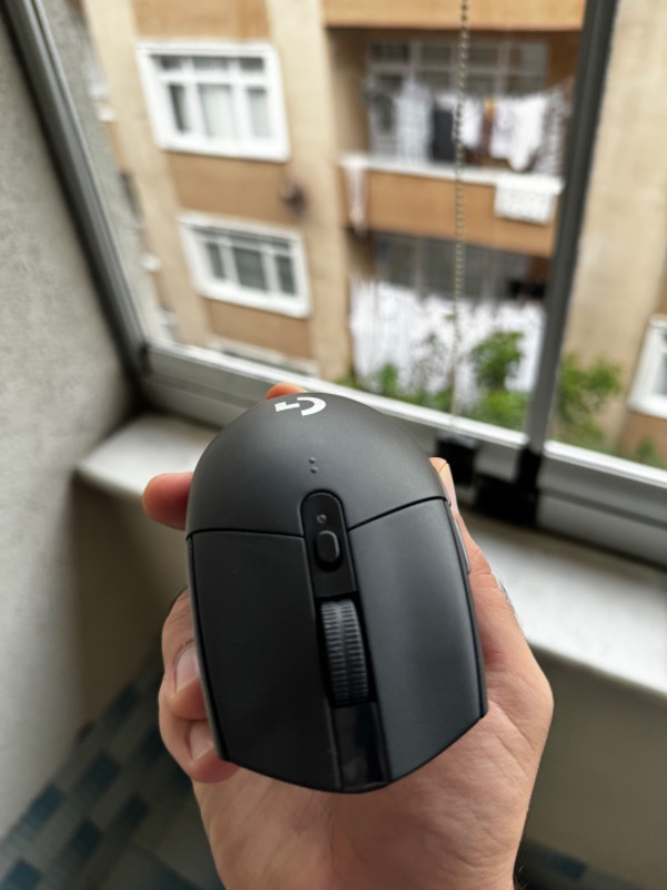 Logitech G G305 LIGHTSPEED 12.000 DPI Kablosuz Oyuncu Mouse - Siyah