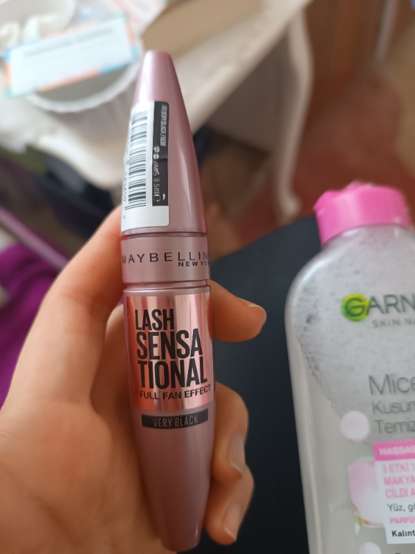 Maybelline New York Lash Sensational Yelpaze Etkili Siyah Maskara