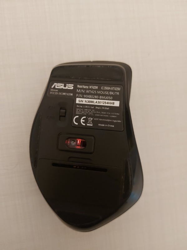 Asus WT425 Kablosuz Optik Sessiz Tıklama Özellikli Siyah Mouse