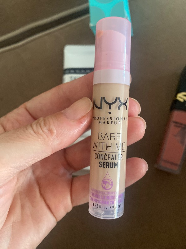 NYX Professional Makeup Bare With Me Kapatıcı Serum 2.5 Medium Vanilla Concealer